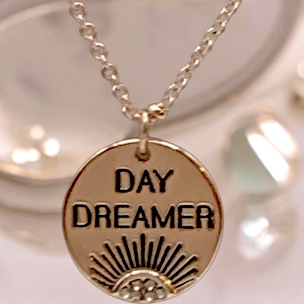 Signed LC Lauren Conrad Gold Plated Round Day Dreamer Pendant Necklace